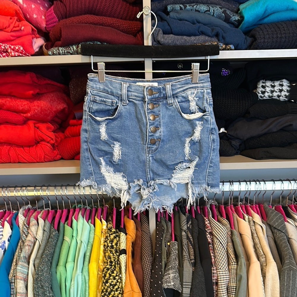 Vibrant blue raw hem distressed denim shorts size M